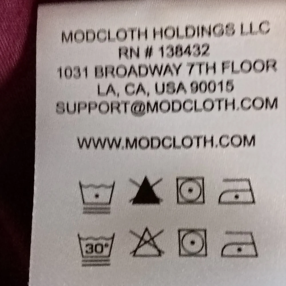 Modcloth Witches on Brooms T-Shirt Burgundy Graphic Print Cotton Halloween Sz M - Picture 7 of 7